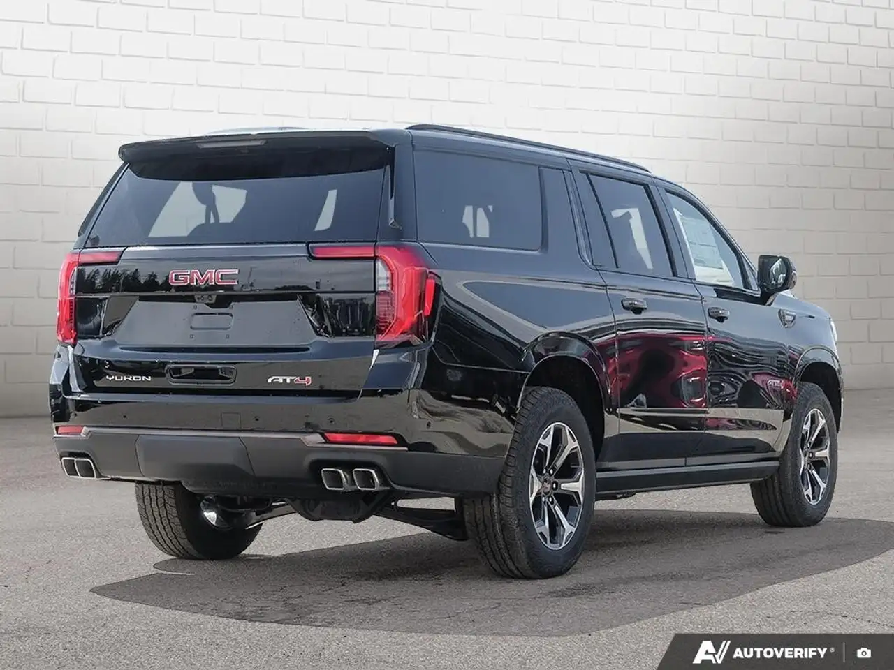 GMC Yukon снимка GMC Yukon