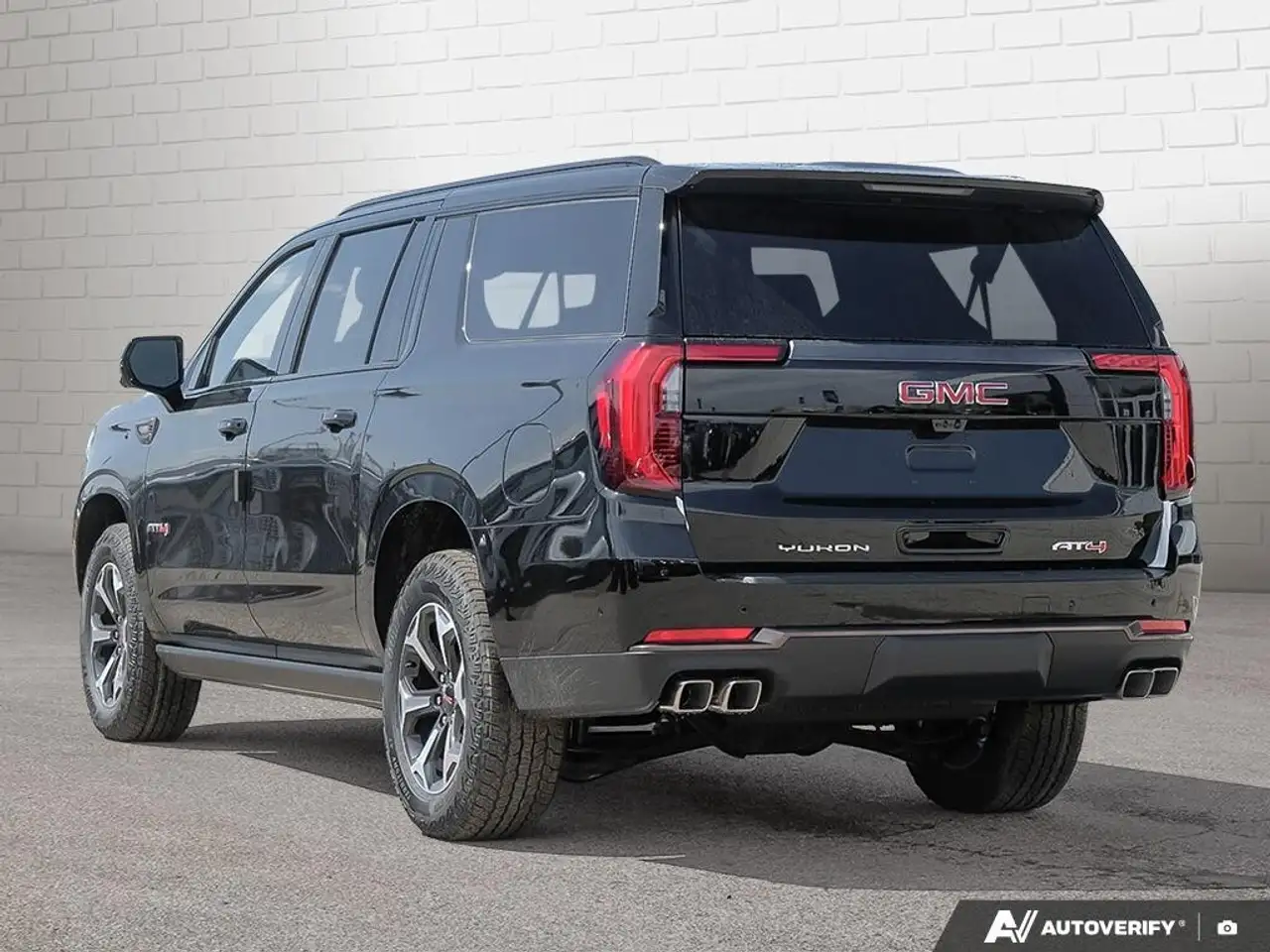 GMC Yukon снимка GMC Yukon