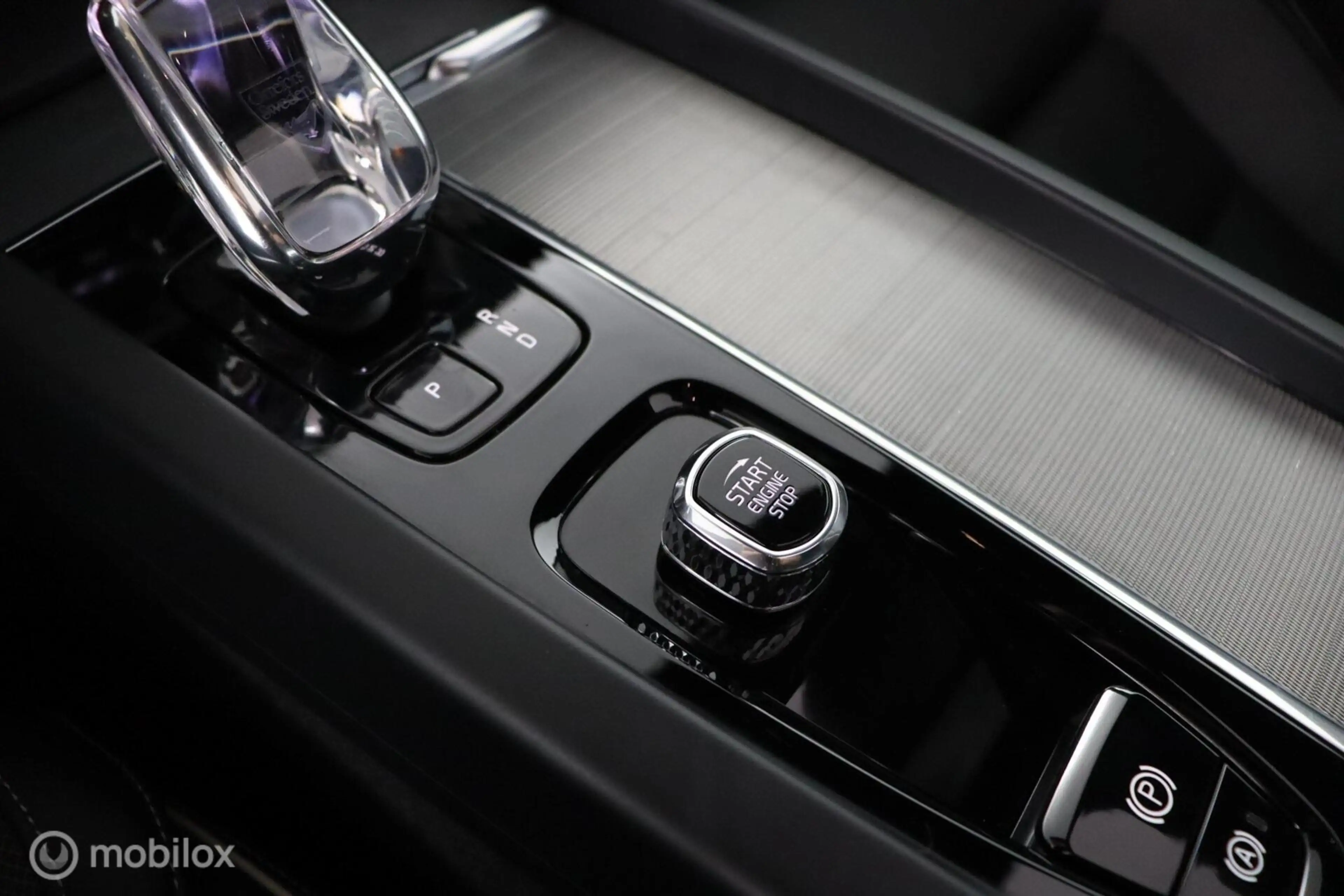 Volvo S60 2.0 B4 Ultimate Dark SCHUIFDAK / HARMAN-KARDON / 3 — photo 12