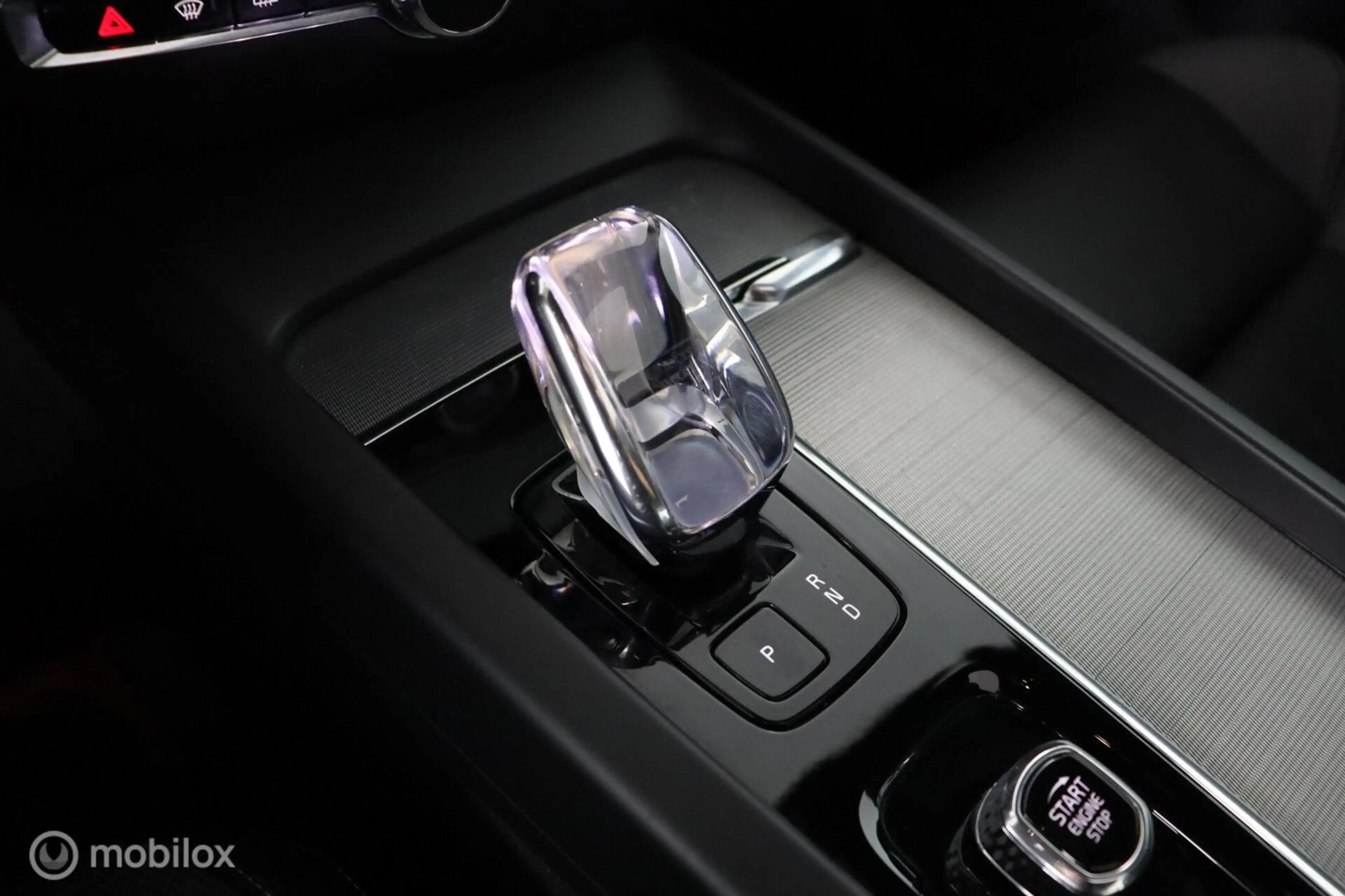 Volvo S60 2.0 B4 Ultimate Dark SCHUIFDAK / HARMAN-KARDON / 3 — photo 13