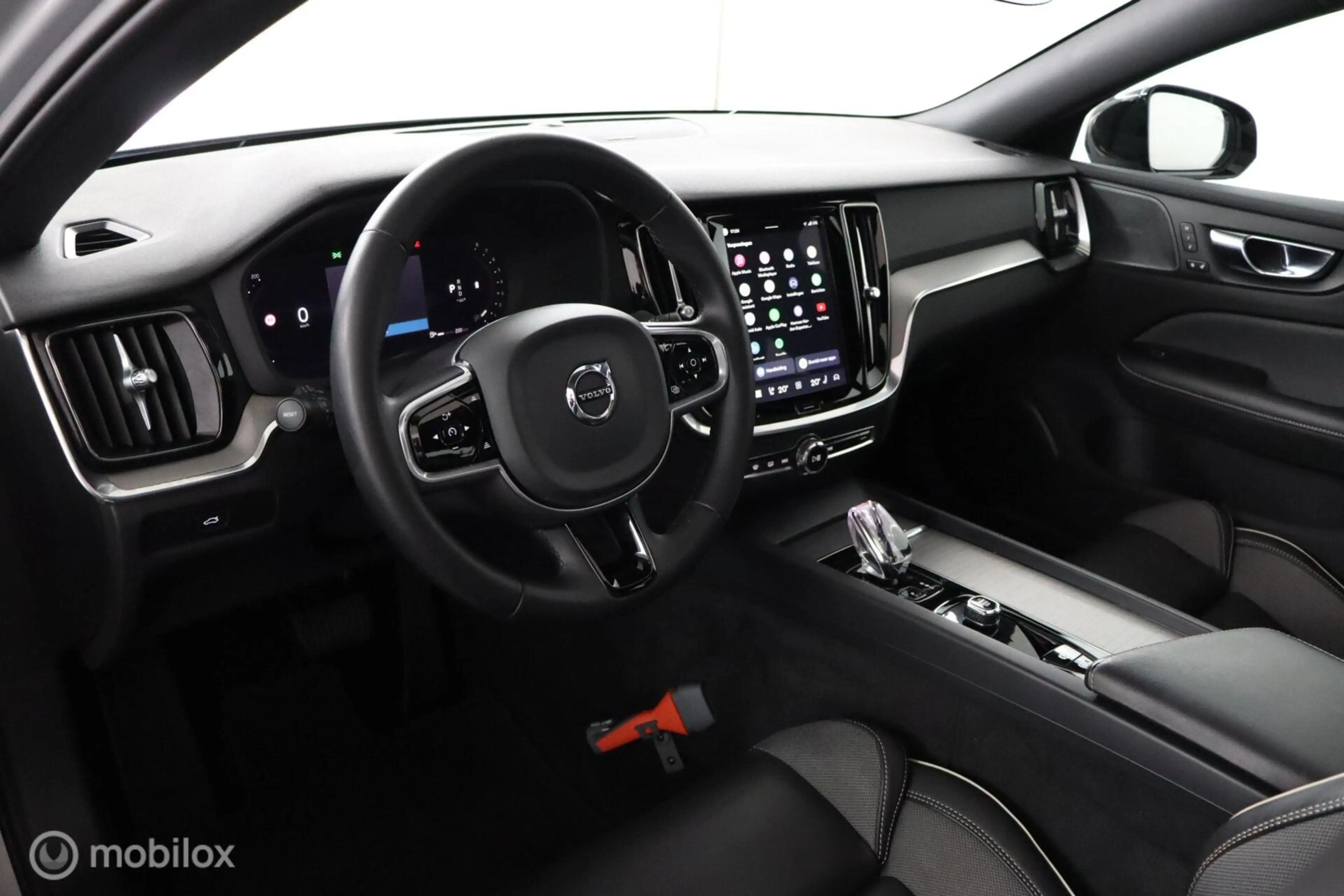 Volvo S60 2.0 B4 Ultimate Dark SCHUIFDAK / HARMAN-KARDON / 3 — photo 5