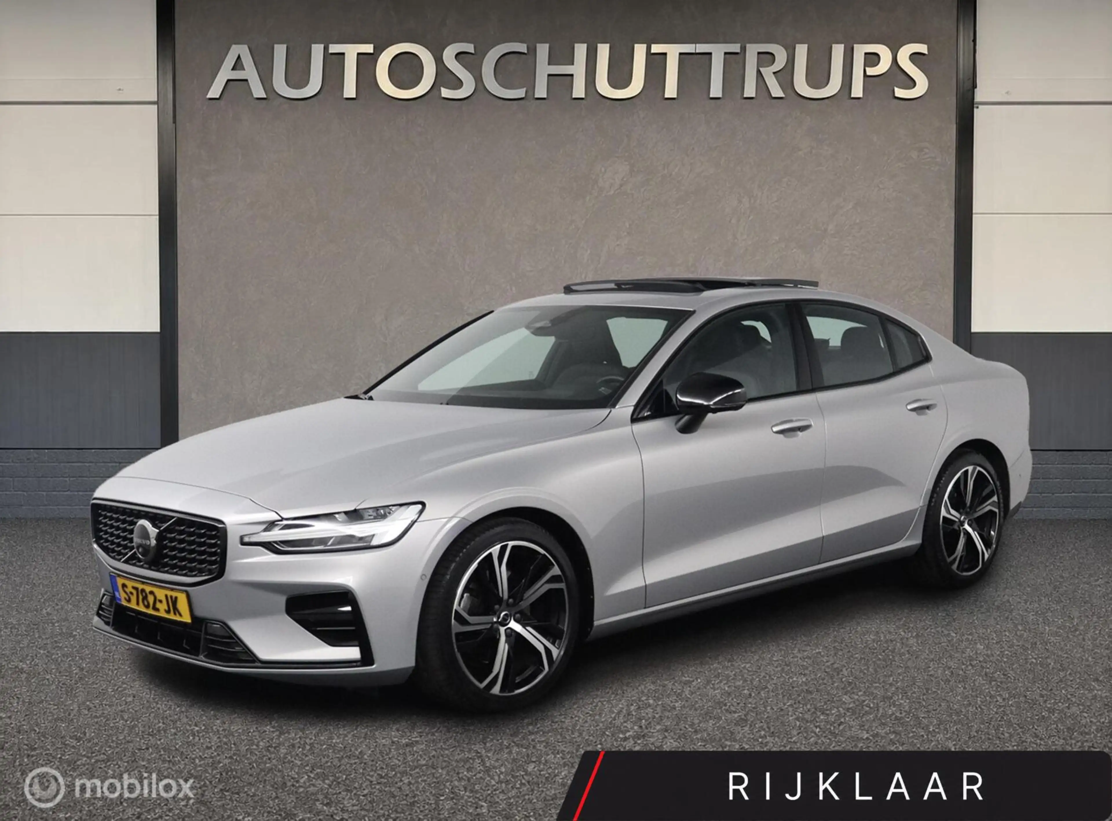 Volvo S60 2.0 B4 Ultimate Dark SCHUIFDAK / HARMAN-KARDON / 3