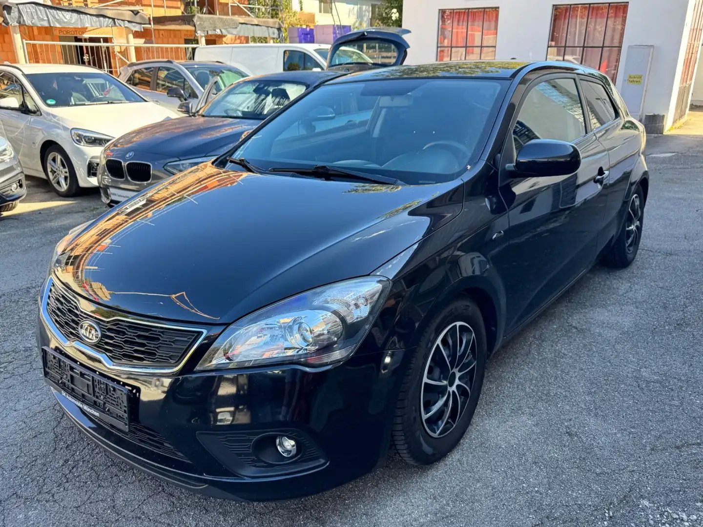 Kia ProCeed / pro_cee'd / ProCeed 1.6 CVVT Černá - 1