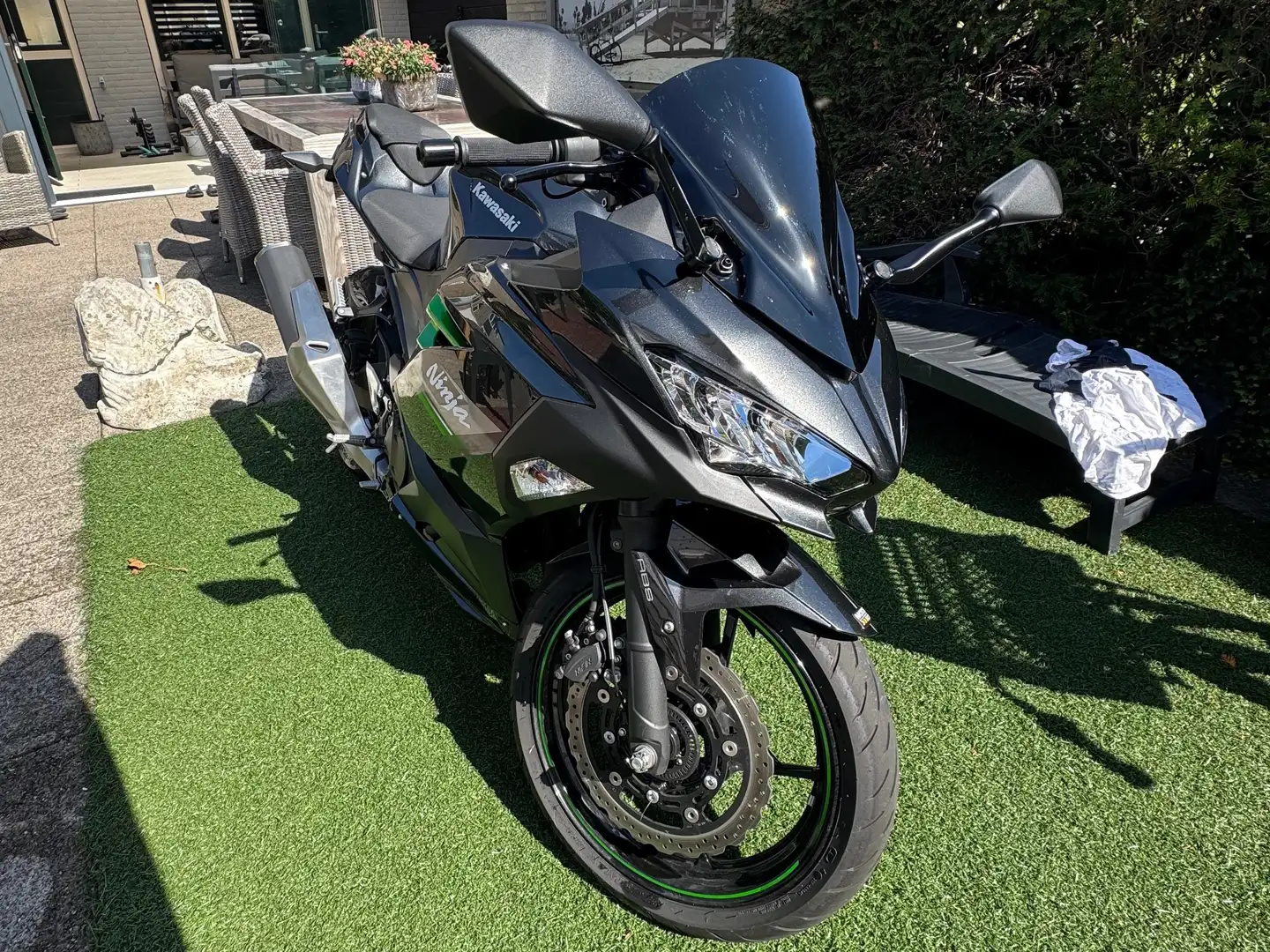 Kawasaki Ninja 400 KRT Zwart - 1