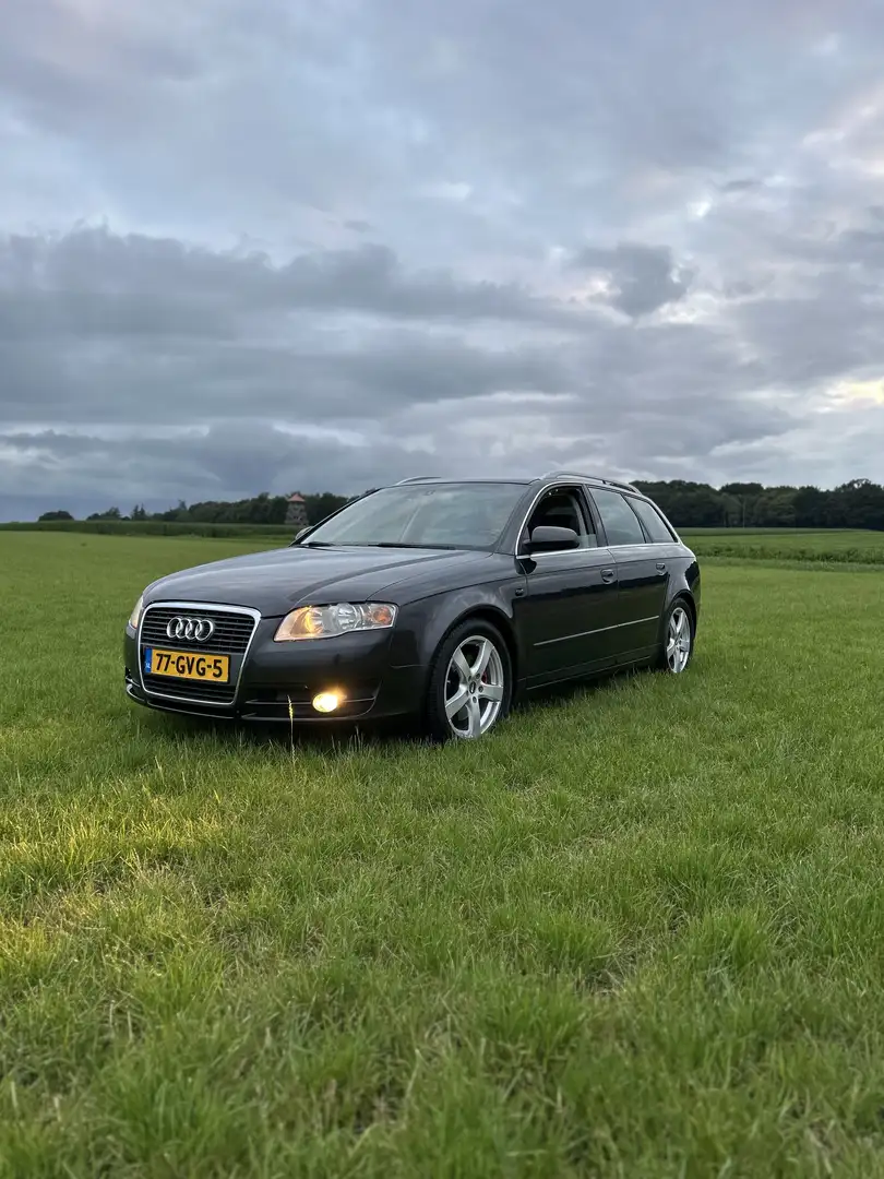 Audi A4 1.8 Turbo Advance Grijs - 1