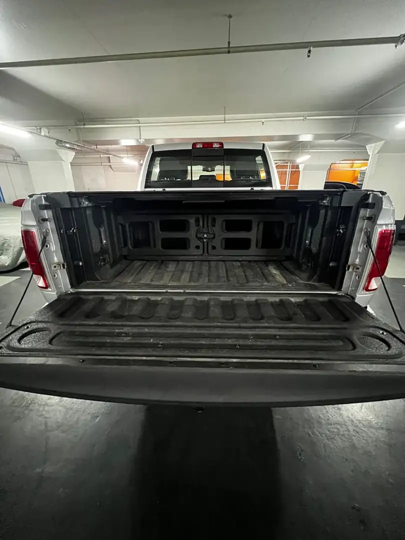 Dodge RAM Grigio - 2