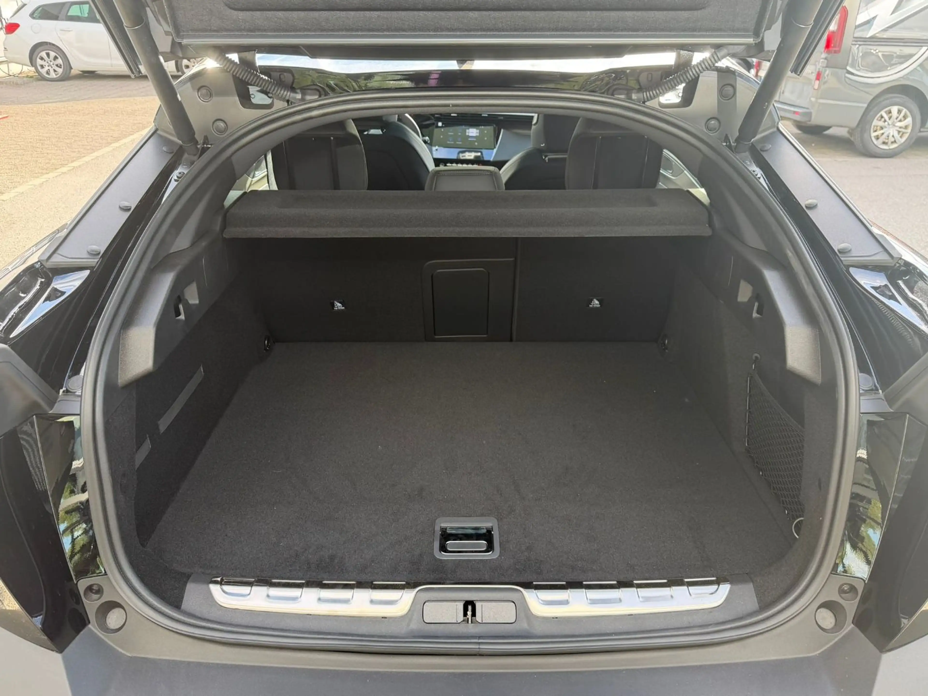 Peugeot 408 GT EXCLUSIVE Plug-In Hybrid 240 e-DSC7 — photo 7