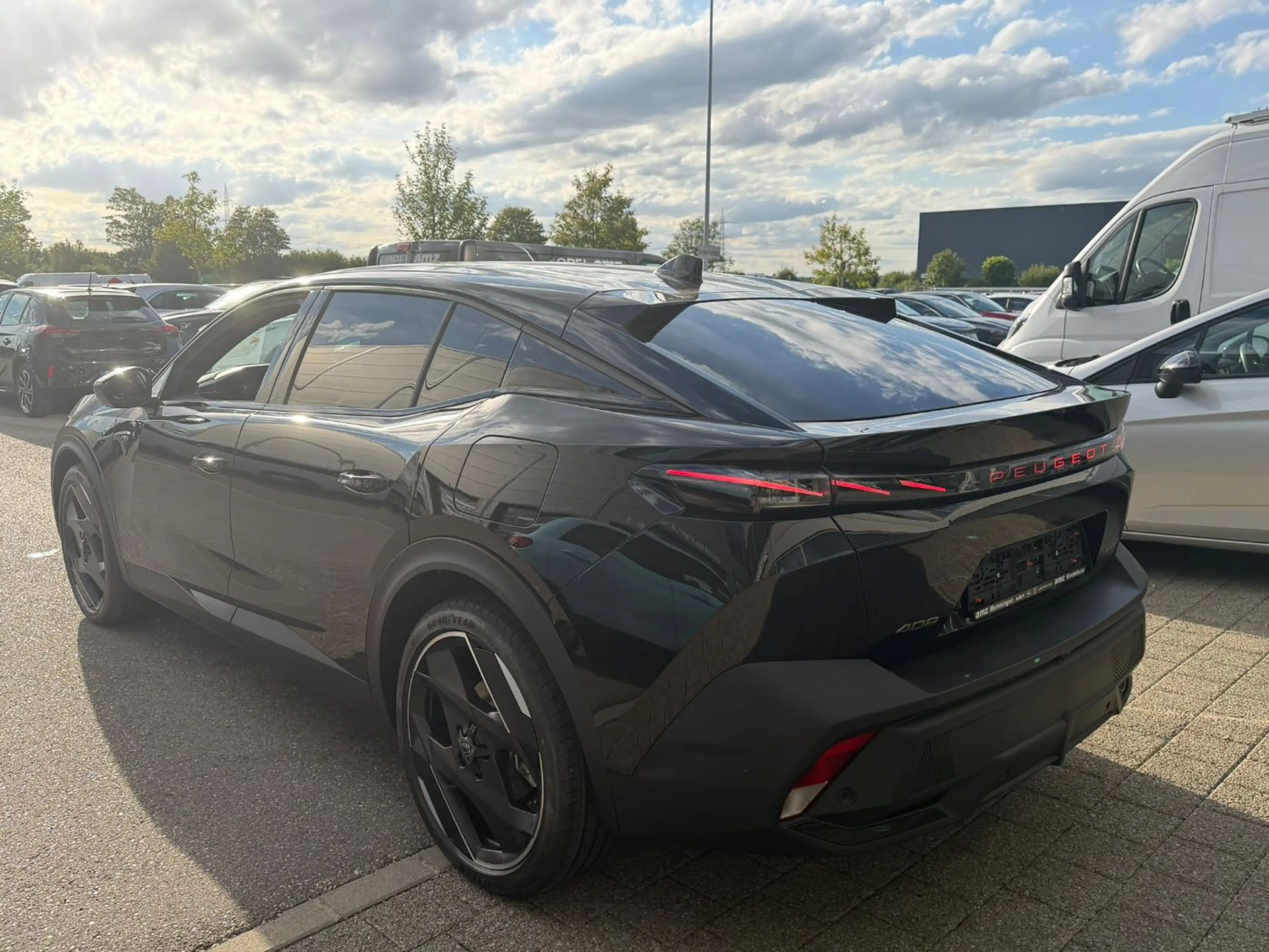 Peugeot 408 GT EXCLUSIVE Plug-In Hybrid 240 e-DSC7 — photo 5