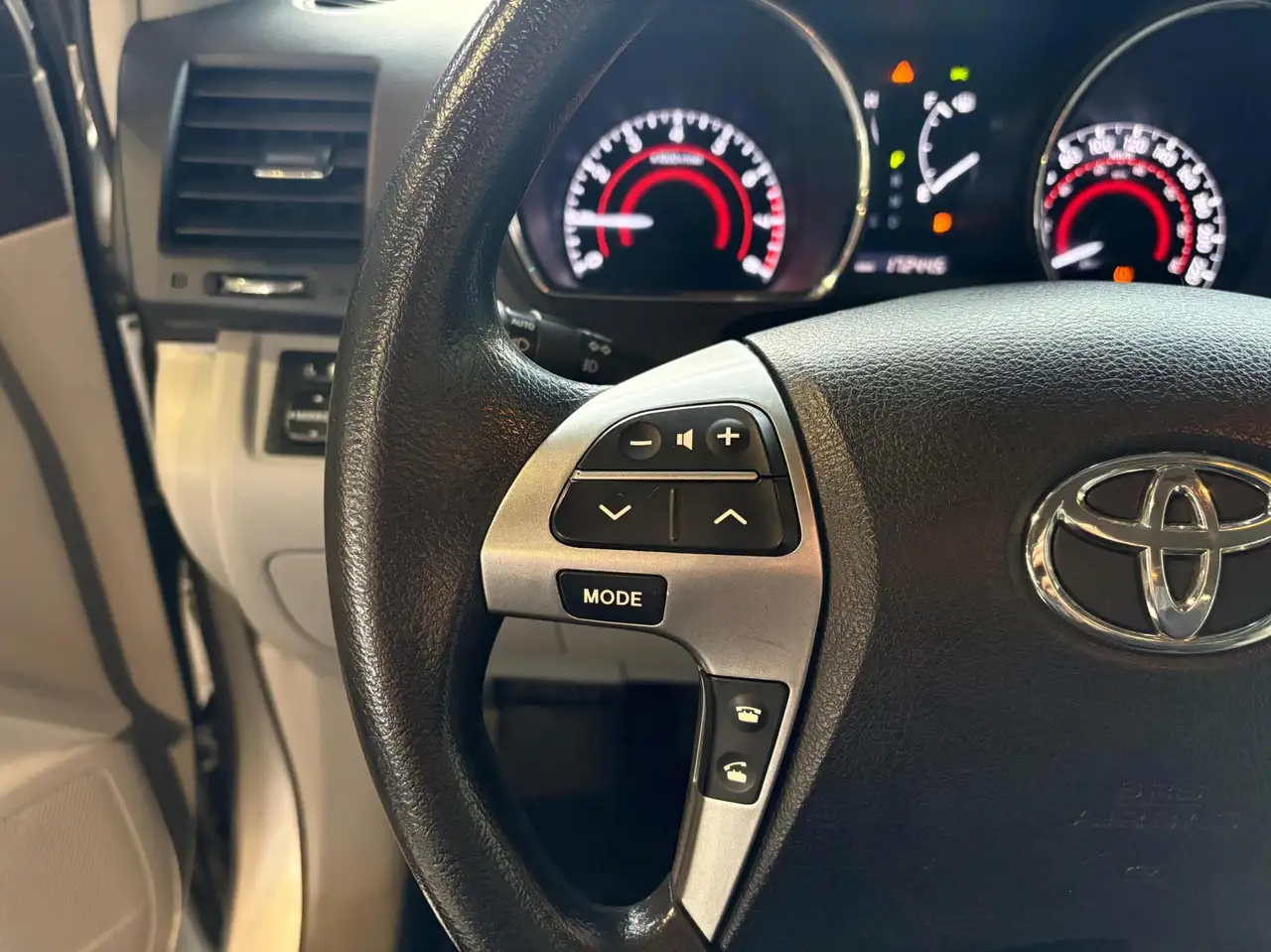 Toyota Highlander снимка Toyota Highlander