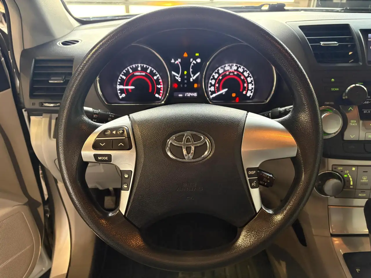 Toyota Highlander снимка Toyota Highlander