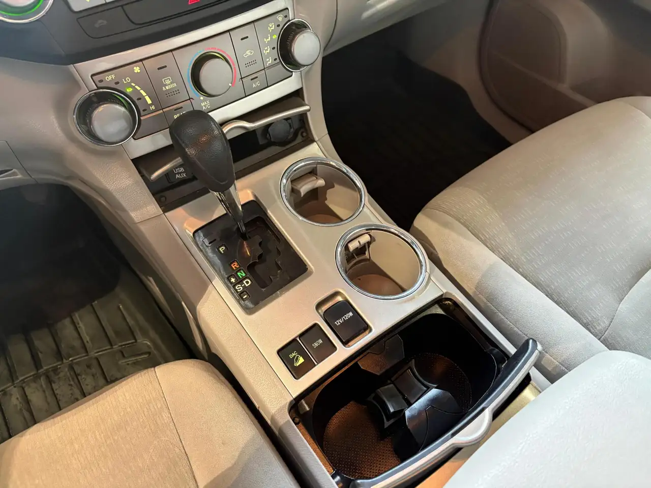 Toyota Highlander снимка Toyota Highlander