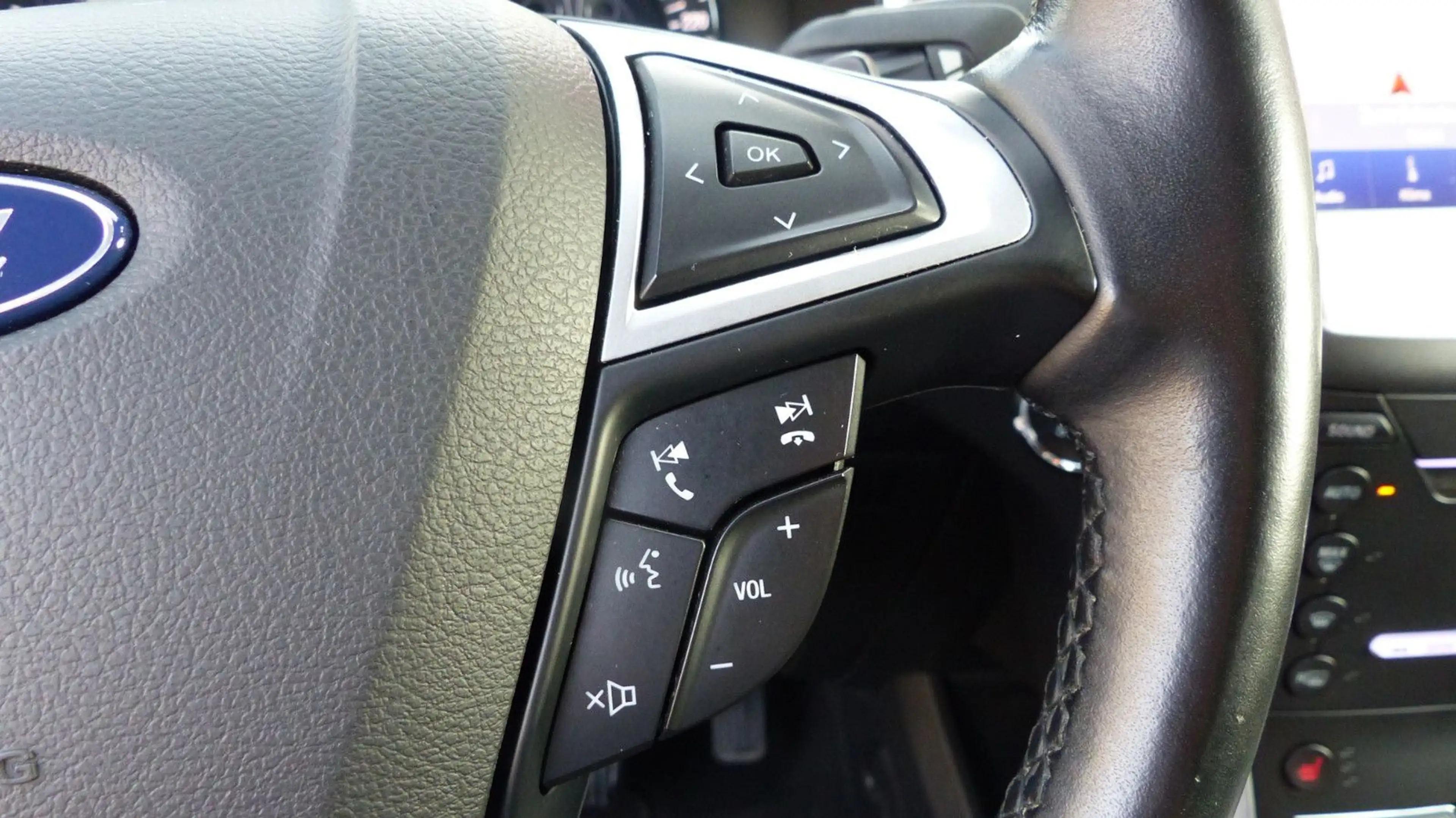 Ford S-Max Titanium, 7 Sitzer, Leder, Sony, AHK, Aut. — photo 17