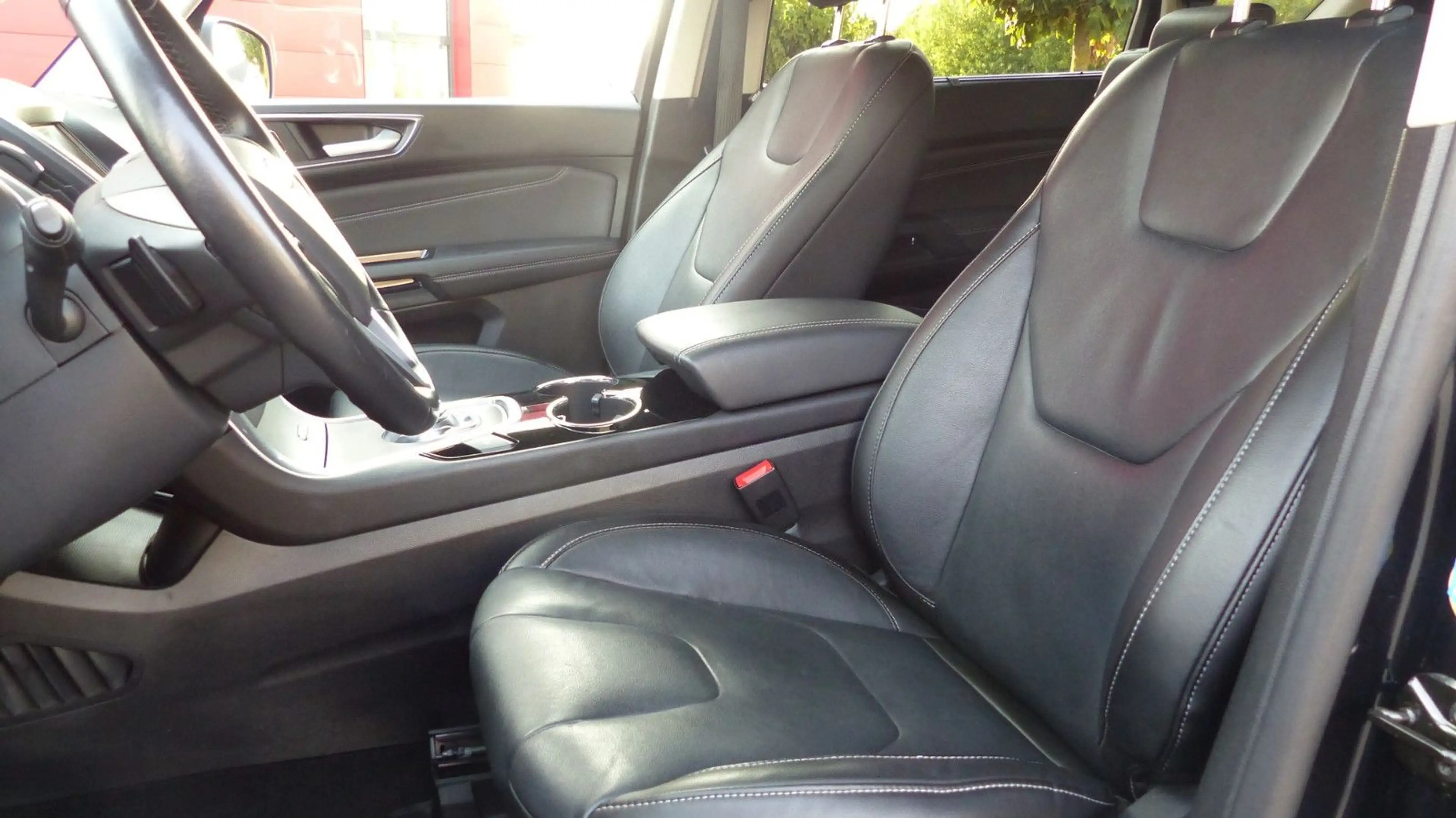 Ford S-Max Titanium, 7 Sitzer, Leder, Sony, AHK, Aut. — photo 13