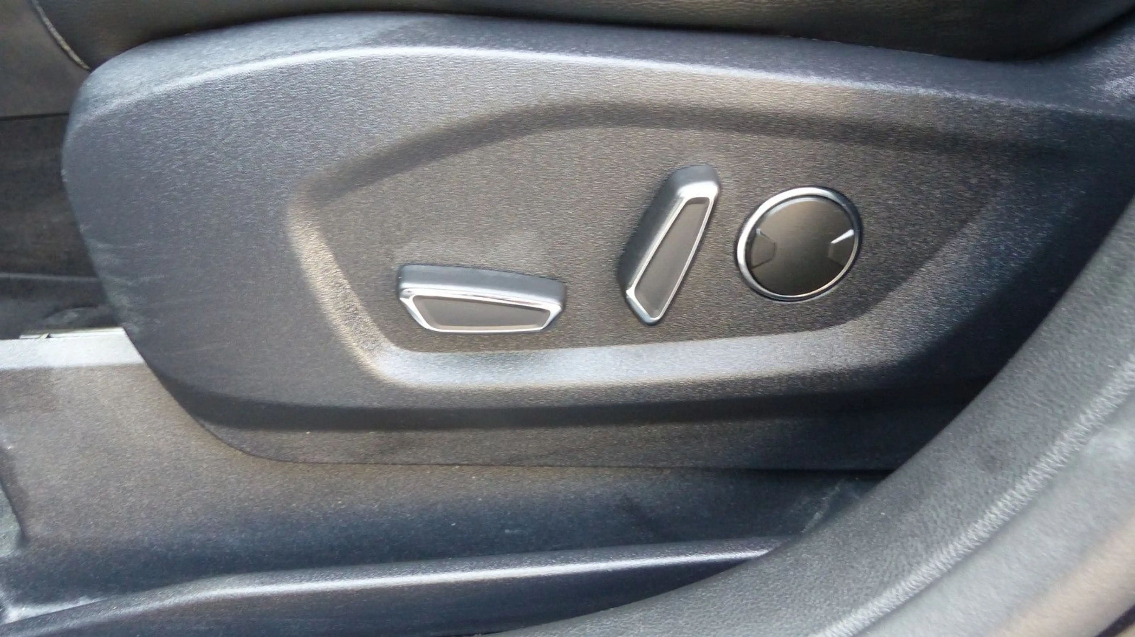 Ford S-Max Titanium, 7 Sitzer, Leder, Sony, AHK, Aut. — photo 11