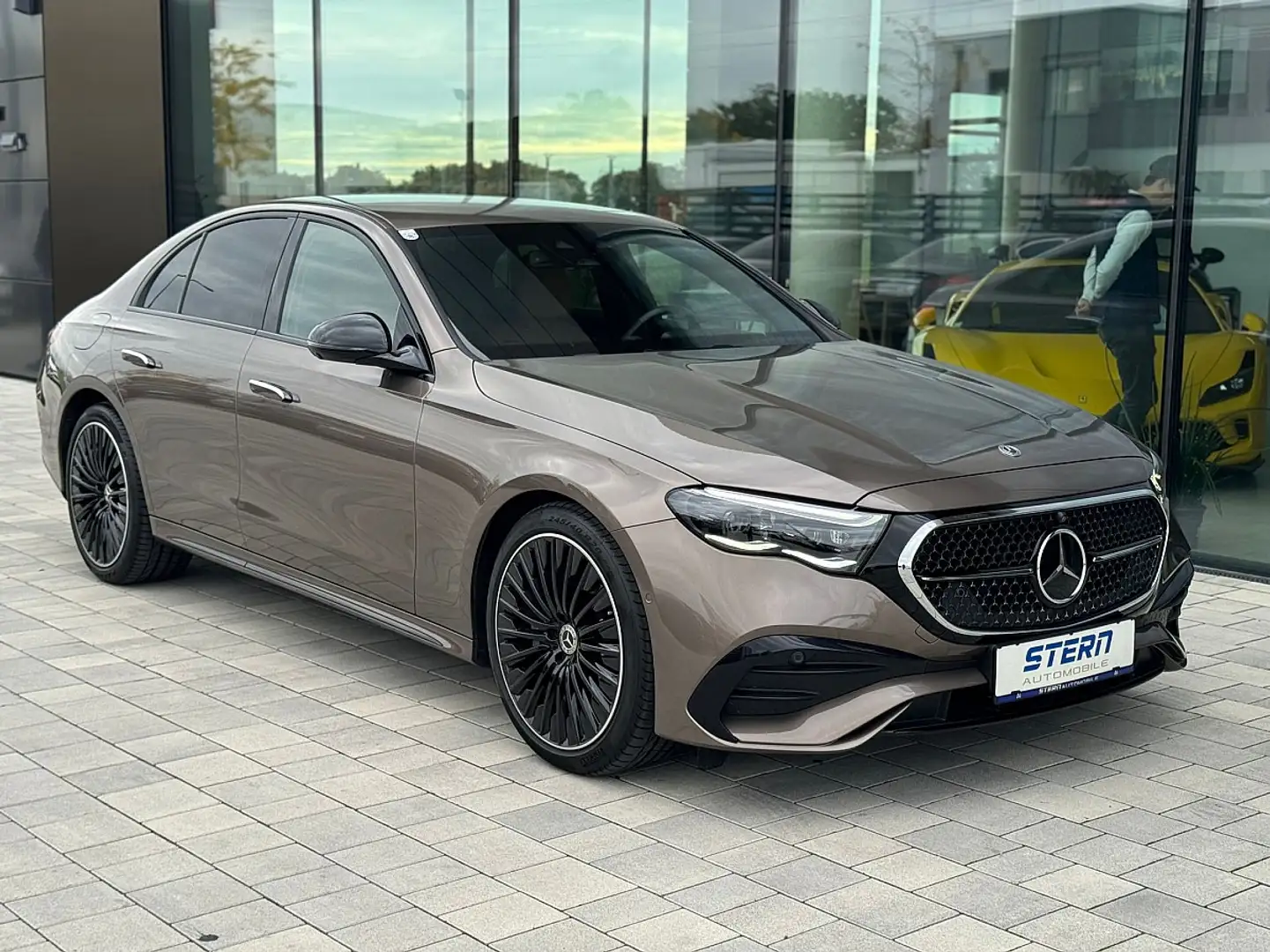 Mercedes-Benz E 220 d MHEV Aut.Superscreen AMG Line Brun - 1