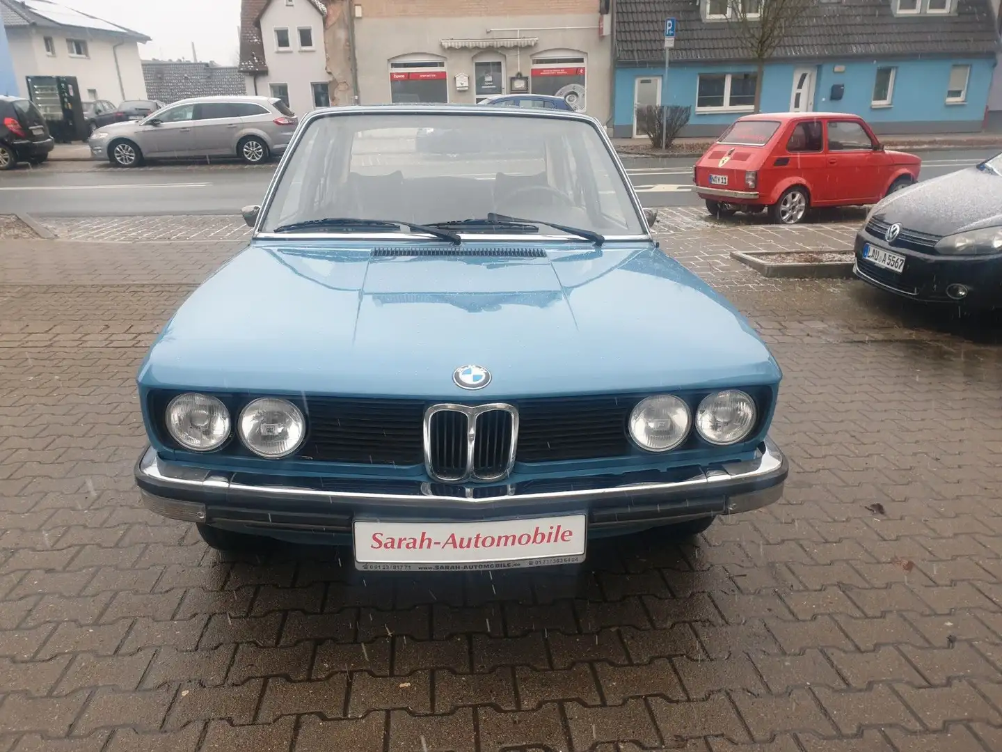 BMW 520 bzw. 518 Modrá - 2
