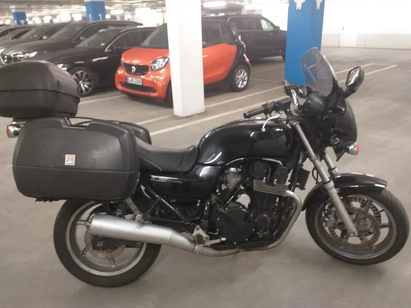 Honda CB 750 Černá - 1