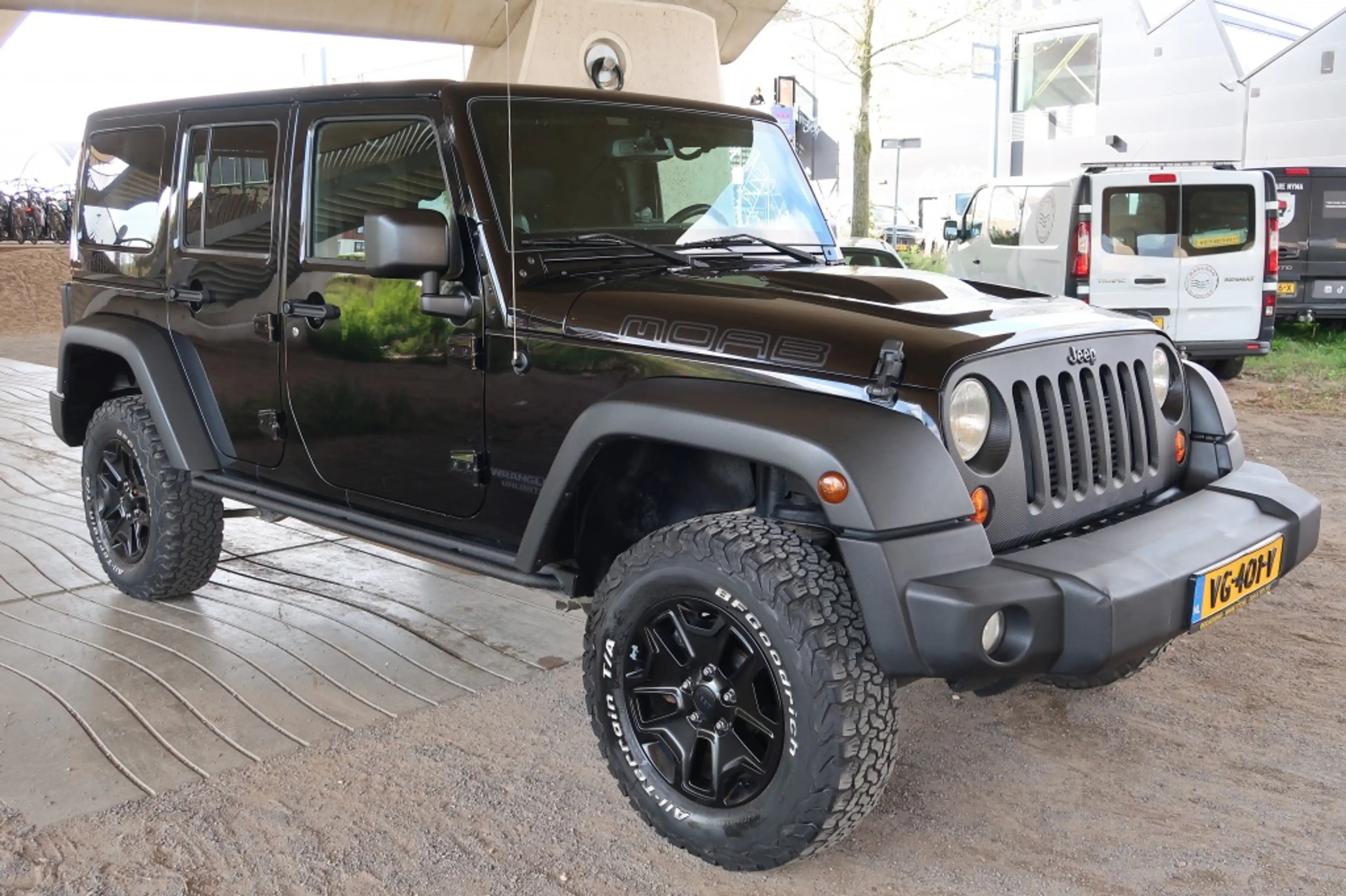 Jeep Wrangler 4x4 2.8 CRD Sport Unlimited 200 pk Grijs Kenteken — photo 3