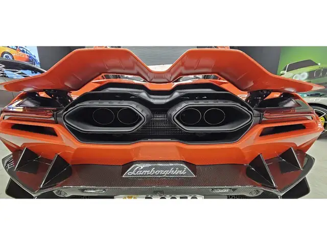 Lamborghini Revuelto