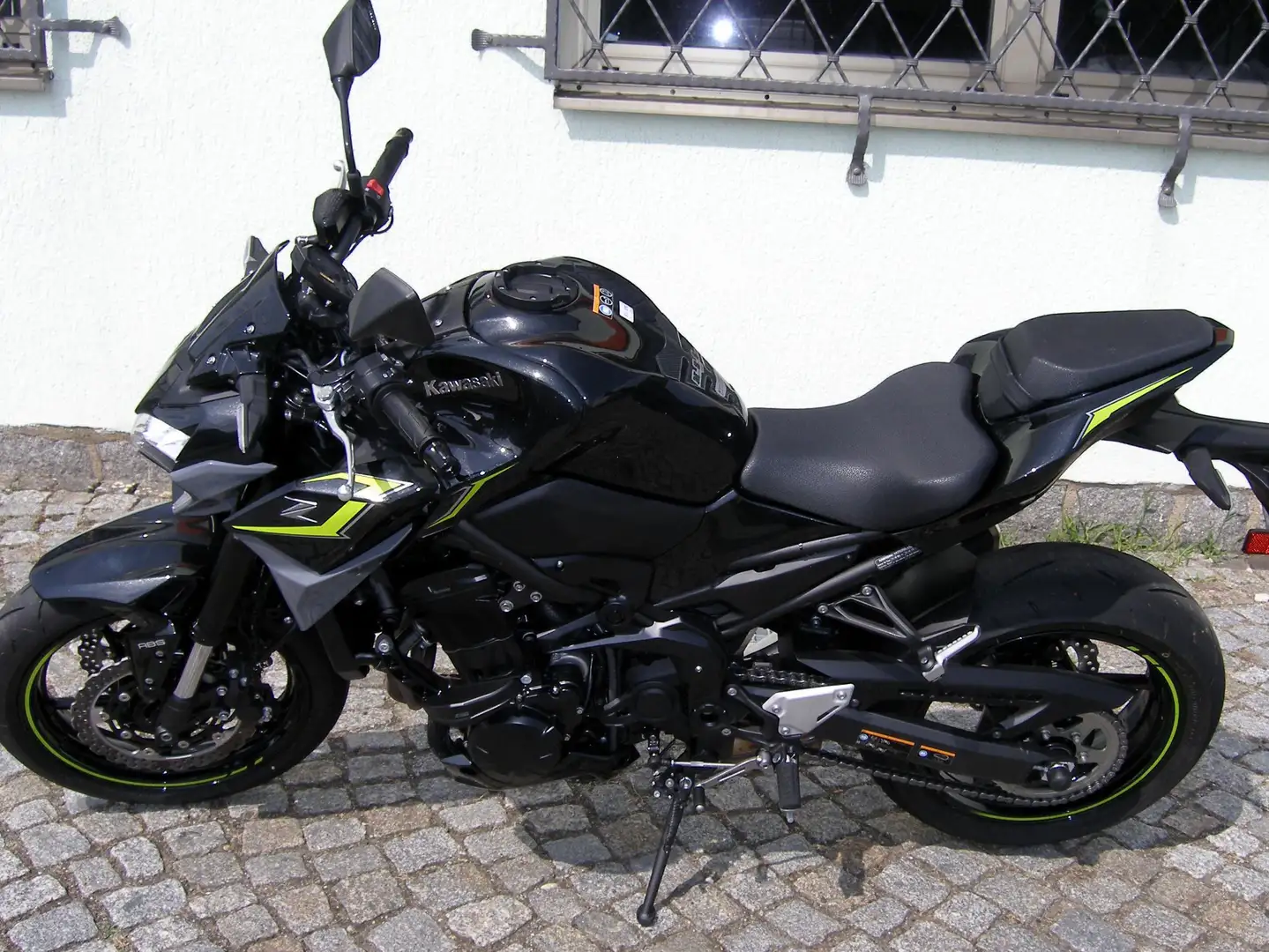 Kawasaki Z 900 70 KW inkl. Heizgriffe und Sturzpads Černá - 1