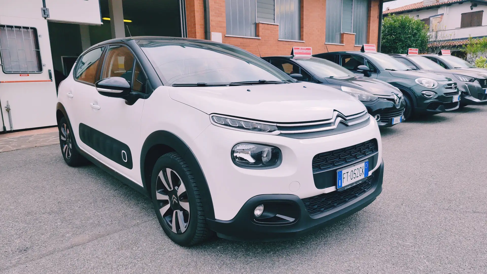 Citroen C3 1.2 Benz Cambio Aut. Bicolor Bianco - 1