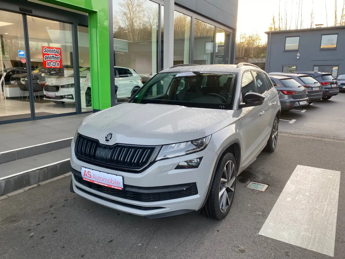 Skoda Kodiaq Sportline mit Panoramadach Grau - 1