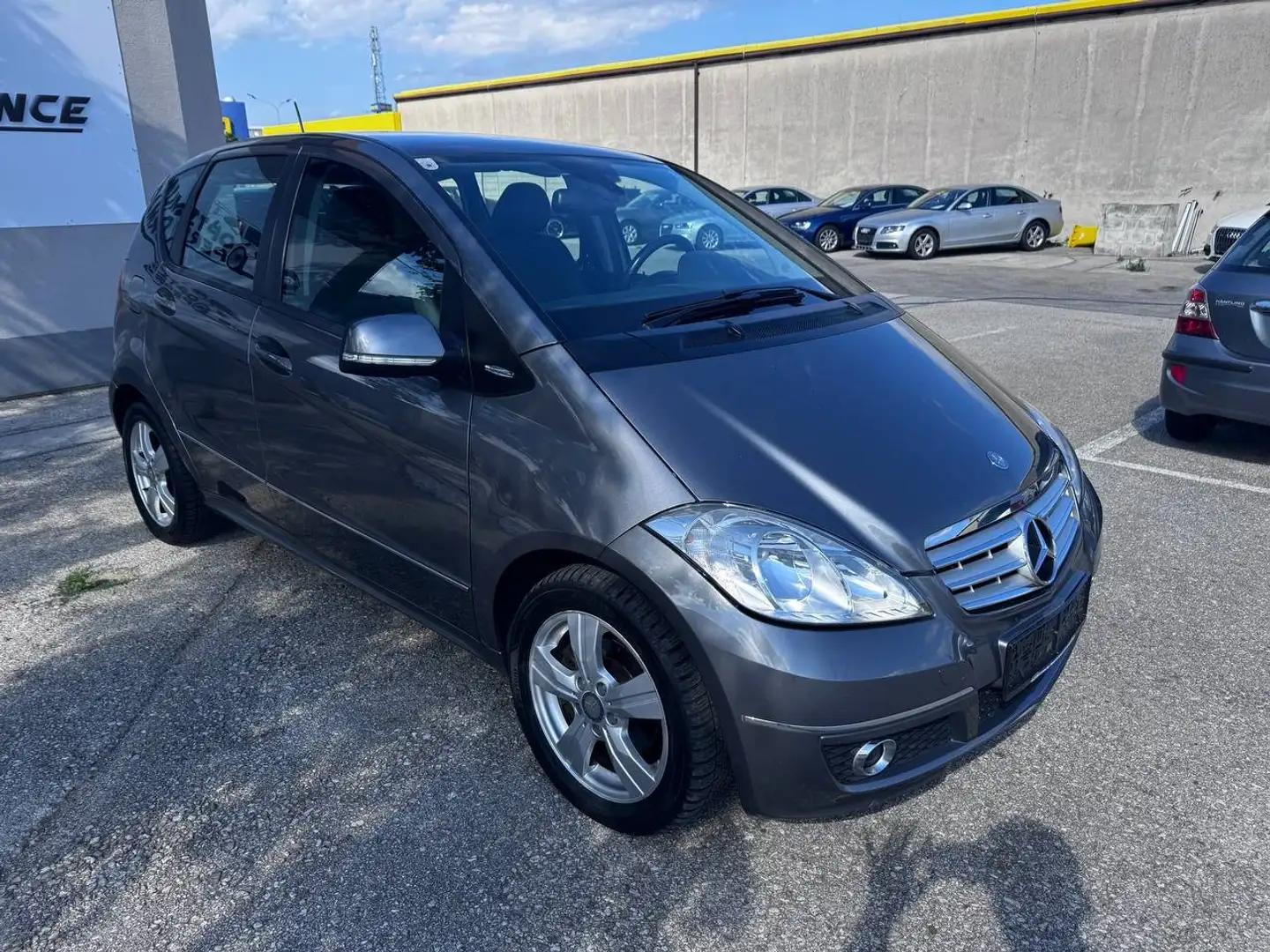 Mercedes-Benz A 160 A 160 CDI Avantgarde Automatik Gris - 2