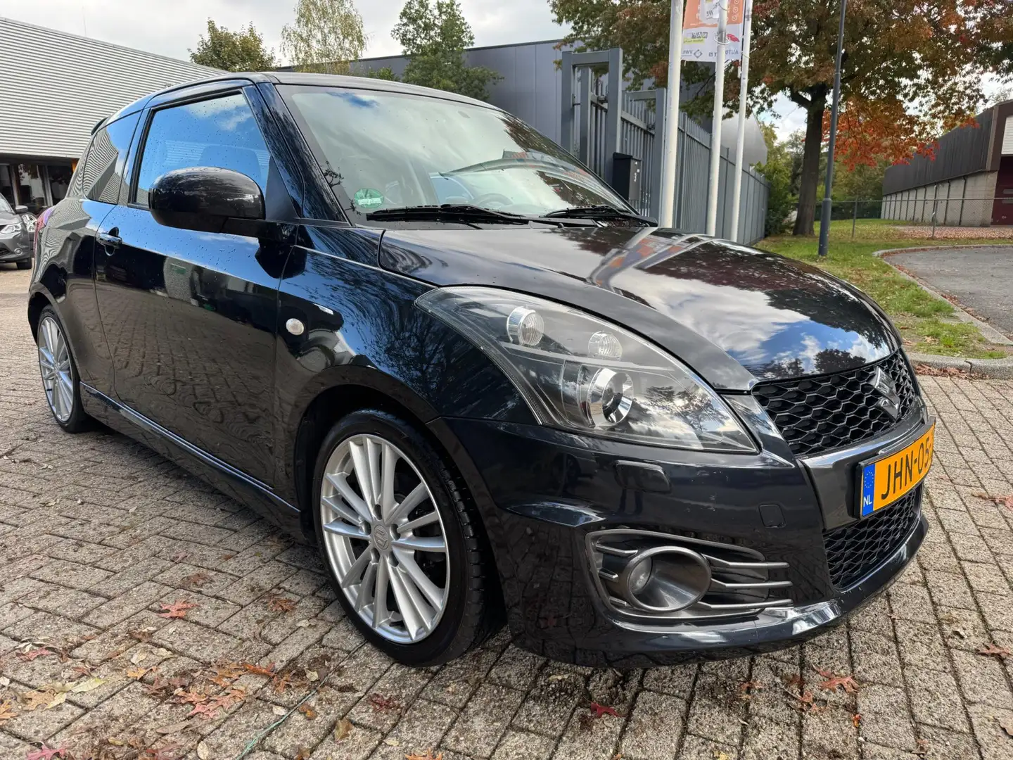 Suzuki Swift 1.6 Sport ,airco, elec pakket 17"inch wielen, stoe Noir - 1