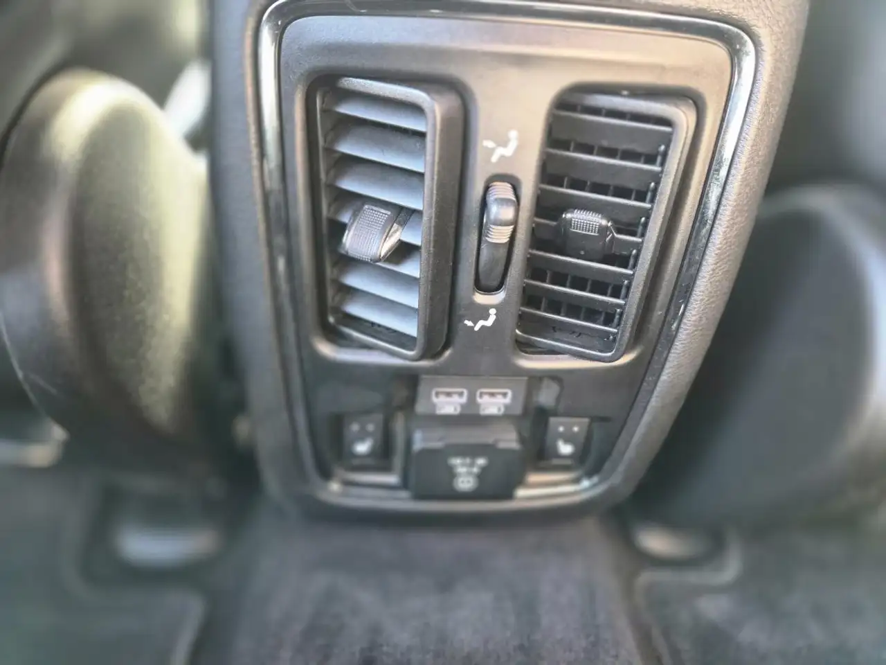 Dodge Durango снимка Dodge Durango