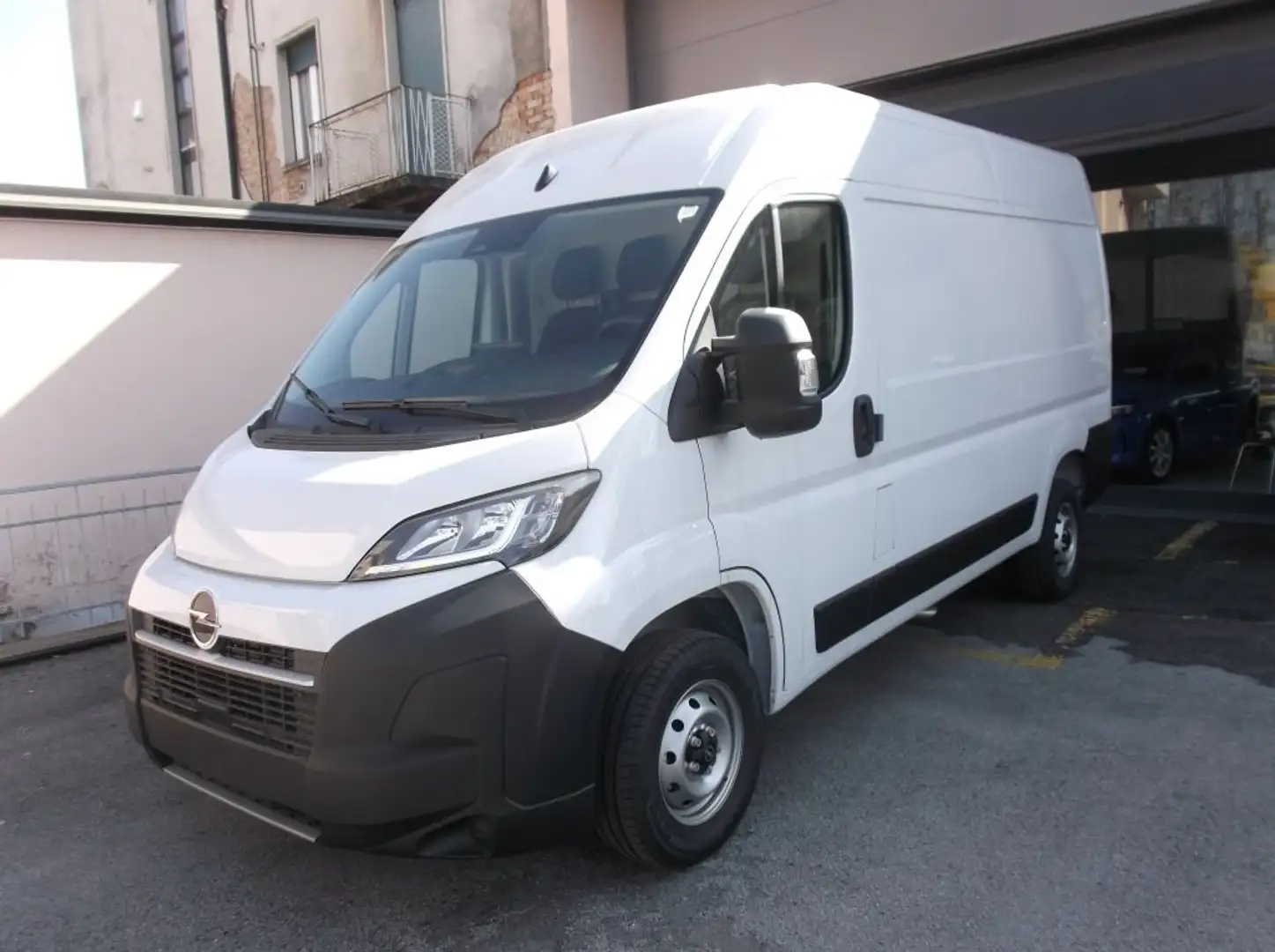 Opel MOVANO 30 Q.LI L2H2 120CV Blanc - 2
