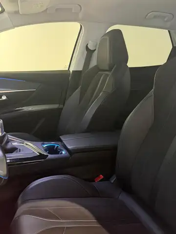 Peugeot 3008 view 7