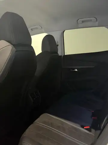 Peugeot 3008 view 8