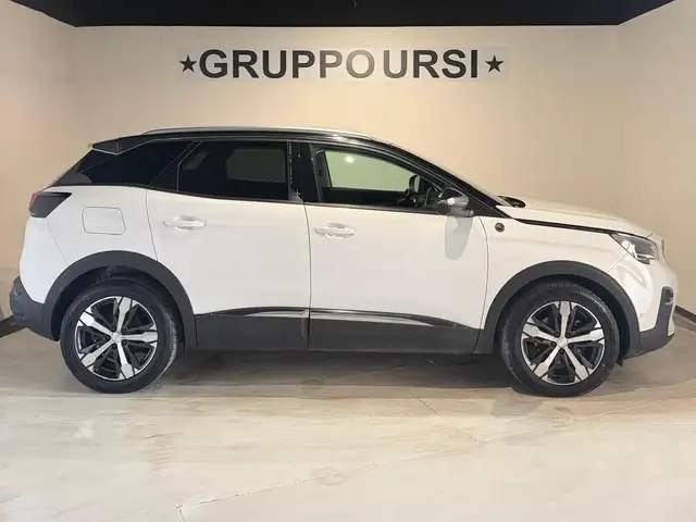 Peugeot 3008 view 5