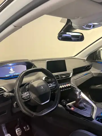 Peugeot 3008 view 10
