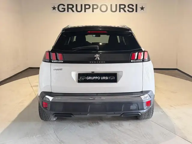 Peugeot 3008 view 4
