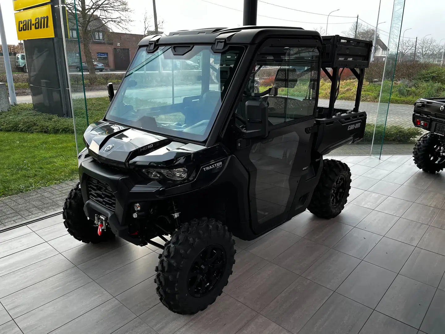 Can-Am Traxter XU HD10 T // MY2025, STOCKPROMO! Negru - 1
