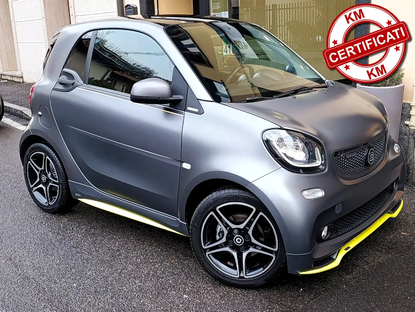 smart forTwo 0.9 90 UrbanGold Tailor Made Brabus Edition 1/100 Gris - 1