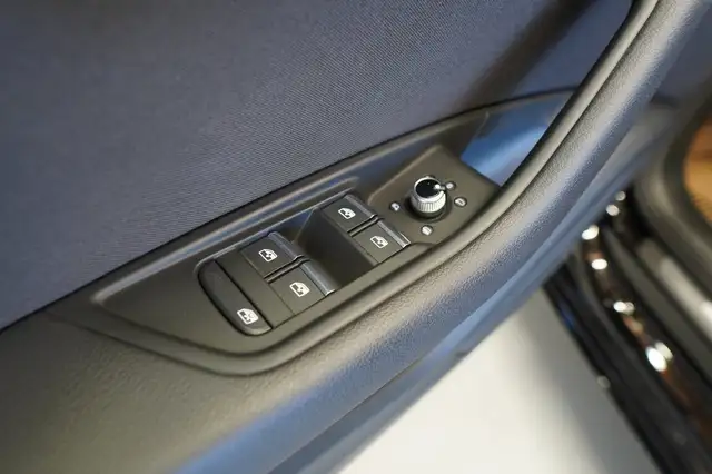 Audi A4 view 15