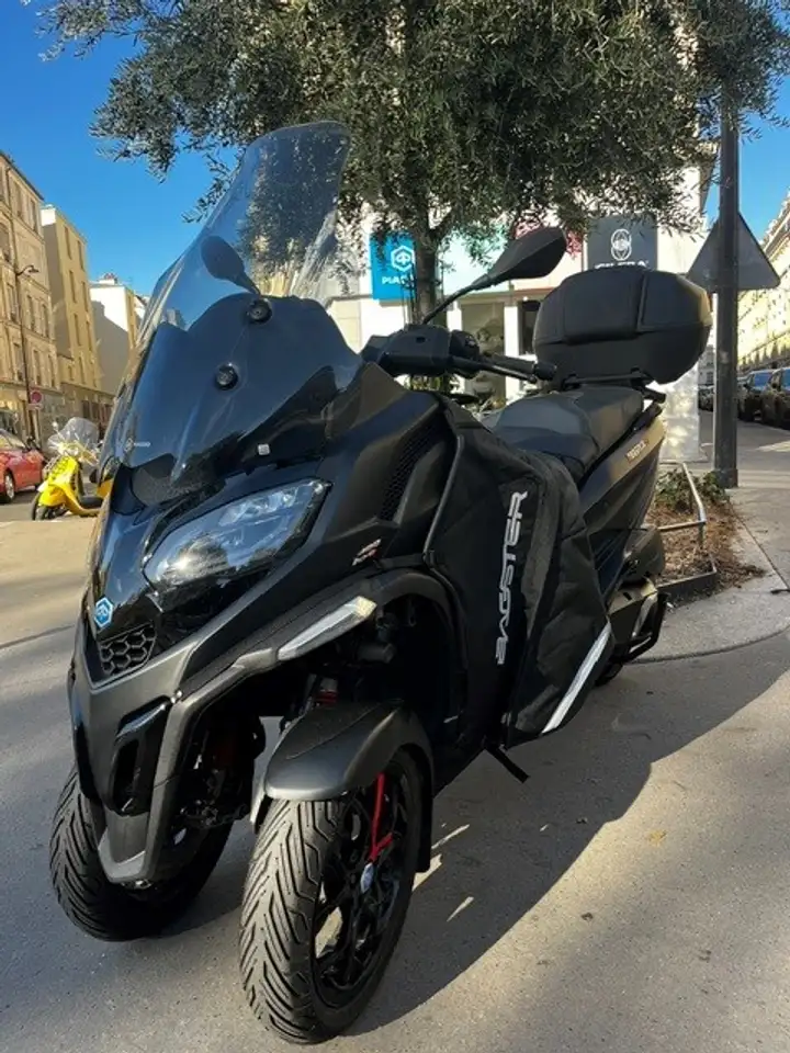 Piaggio MP3 400