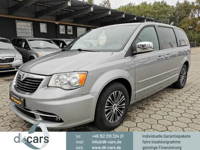 Lancia Voyager S 2.8 CRD 7 Sitze Navi TÜV Neu+Garantie