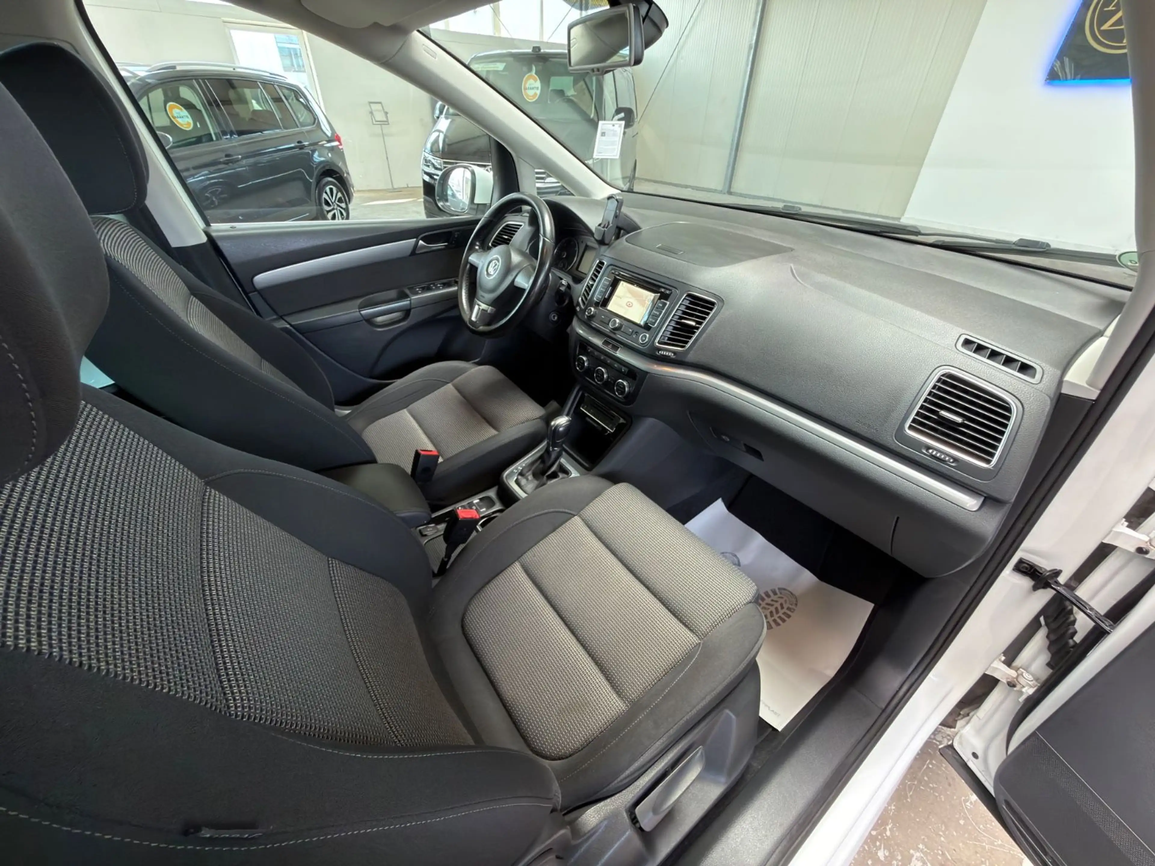 Volkswagen Sharan 2.0 TDI DSG BMT *AUTOMATIK*6-SITZER*AHK* — photo 12