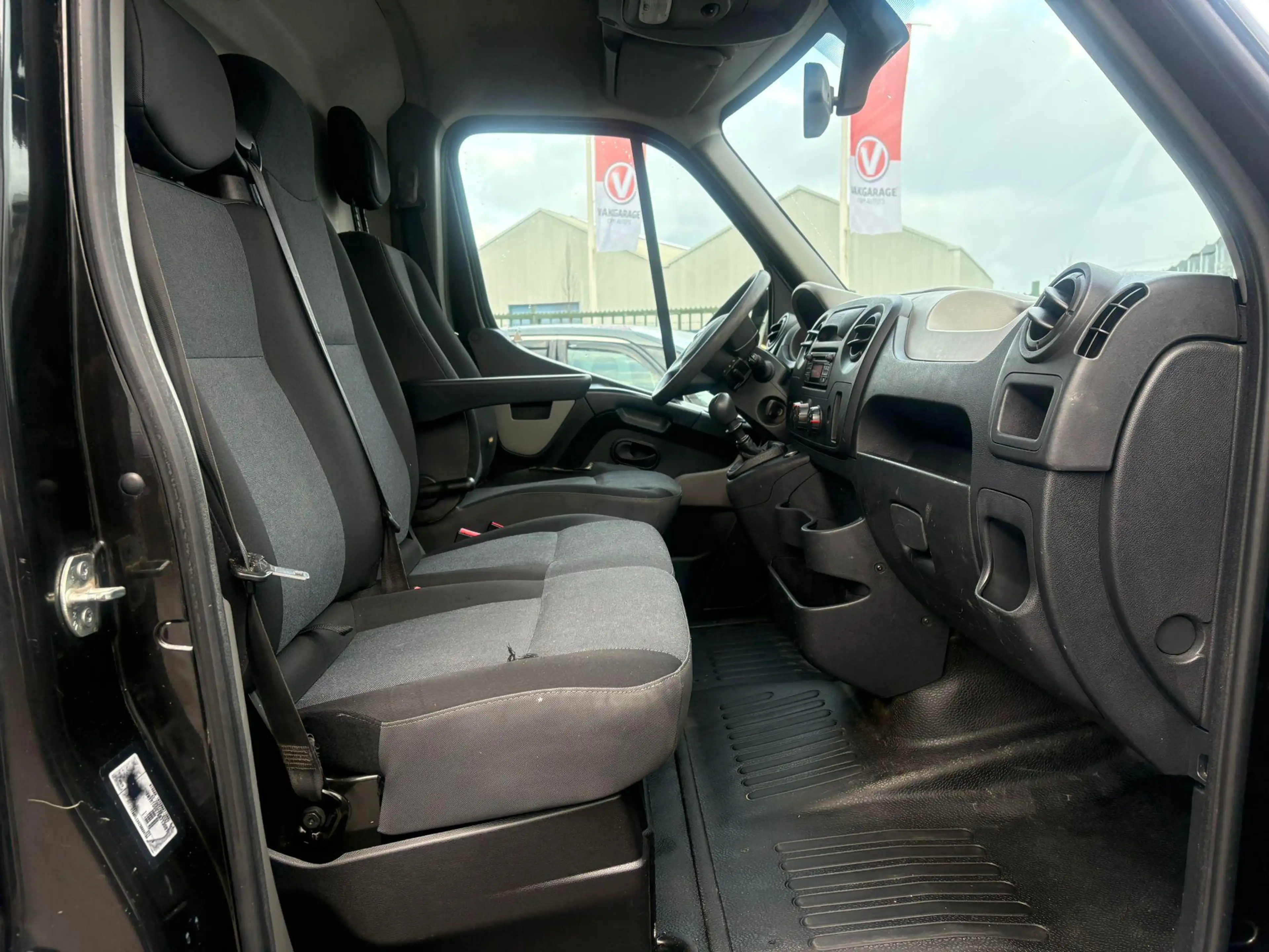 Nissan NV400 2.3 dCi L1H1 Business — photo 11