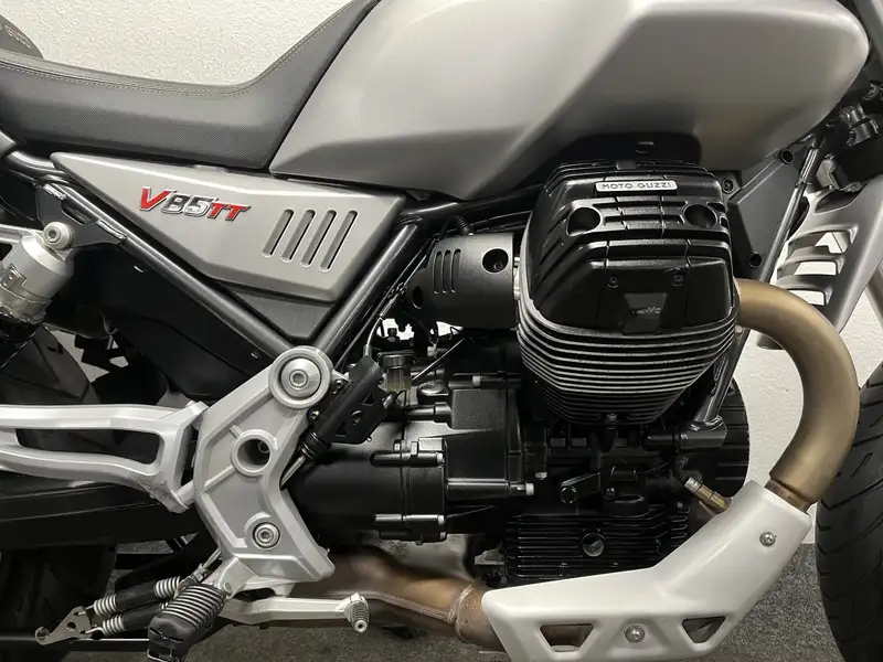 Moto Guzzi V 85 TT - foto 7