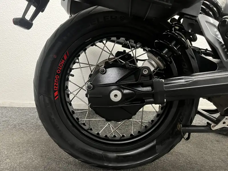 Moto Guzzi V 85 TT - foto 8