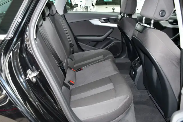 Audi A4 Avant view 15