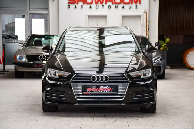 Audi A4 Avant view 5