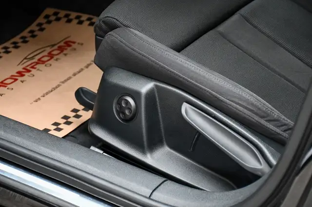 Audi A4 Avant view 11