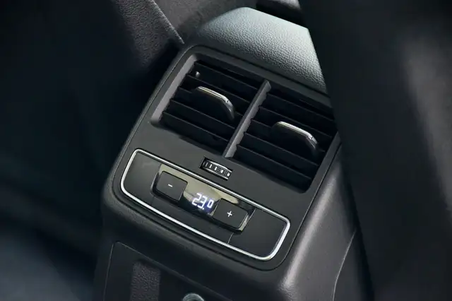 Audi A4 Avant view 14
