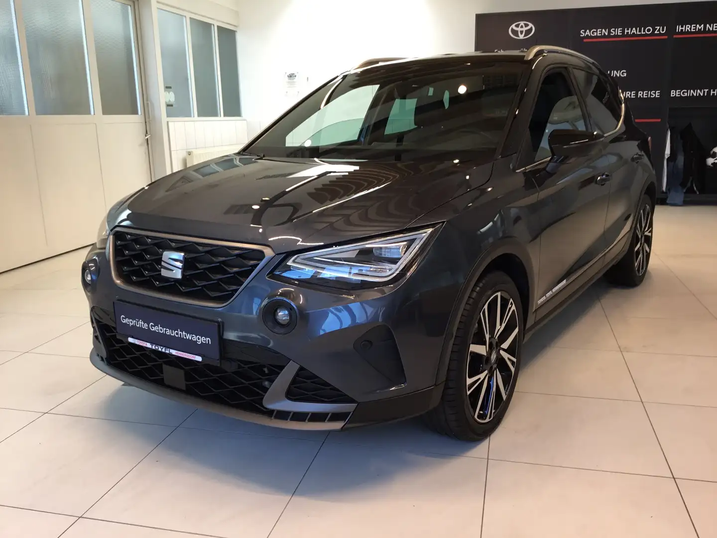 SEAT Arona 1,0 Eco TSI FR DSG Gris - 1