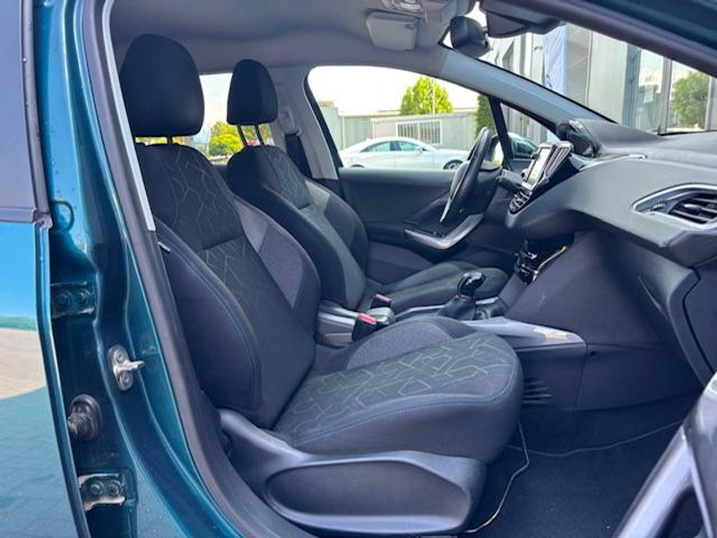 Peugeot 2008 Navigatie/cruise controle/automatisch airco — photo 9